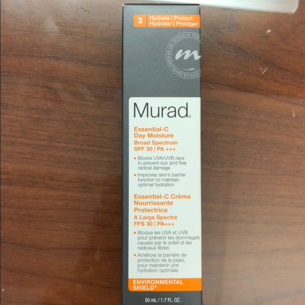 Murad essential c day moisture